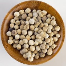 Pimienta blanca en granos
